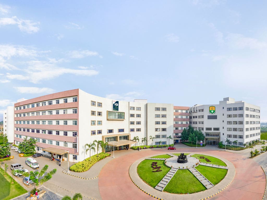 Iq City Medical College